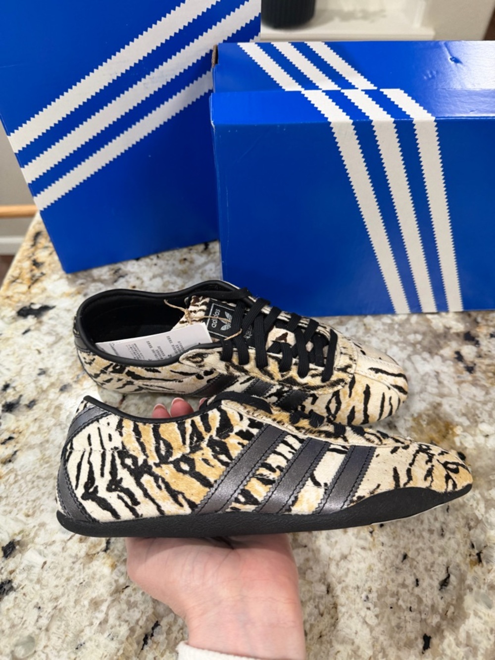 adidas Tokyo Zebra / Off White / Core Black / Wonder White - Picture 9 of 11